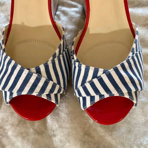 NWT Unisa Red/White/Blue 🇺🇸 Peep Toe Wedges - Picture 3 of 6